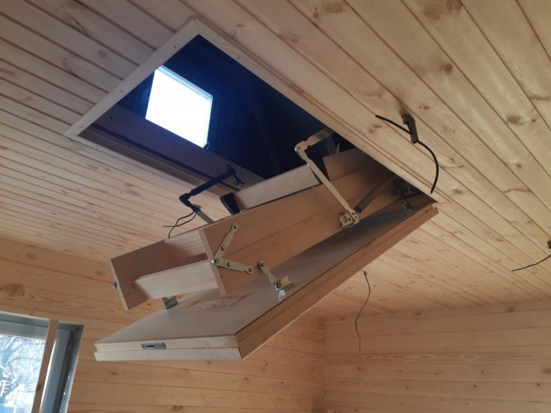 Fakro Smart LWS 70x120x280 в интерьере