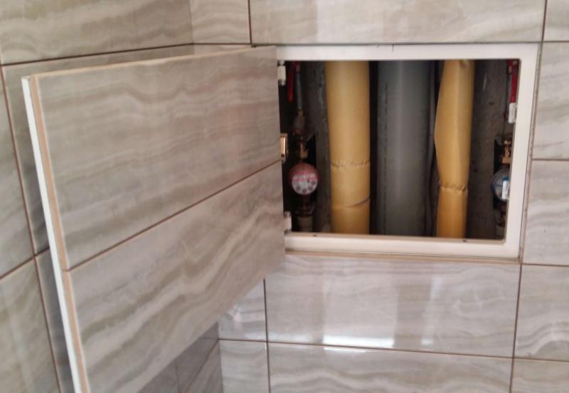 Нажимной люк Alkraft Инженер 60х50 в интерьере