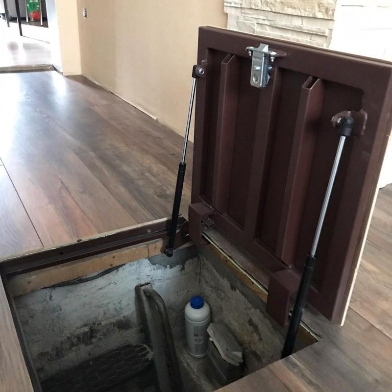 Люк напольный с газовыми амортизаторами под ламинат установка в интерьере